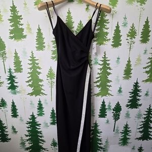 Elegant Black Evening Dress with Rhinestone Accent